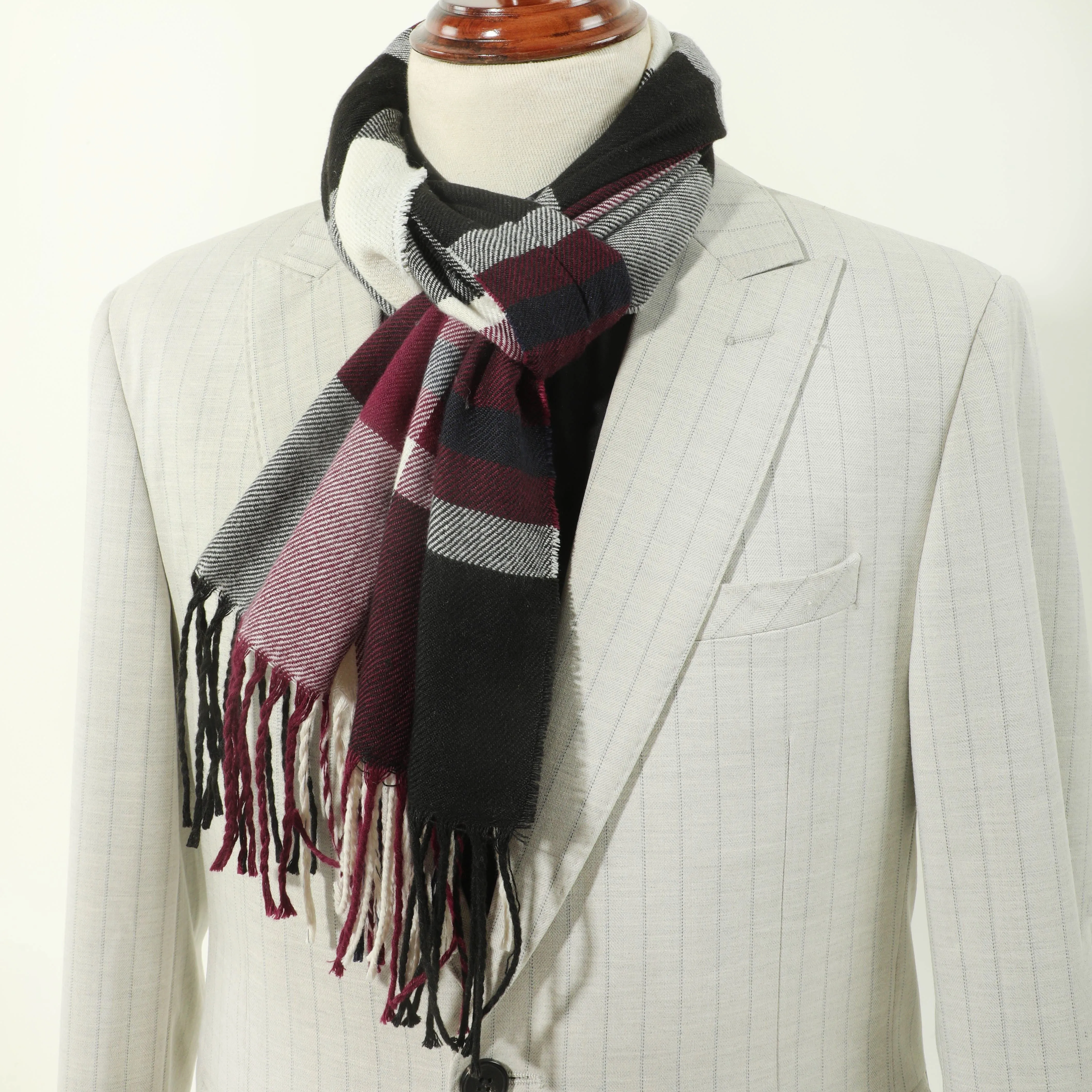 1pc Men's Fashion Retro Style Autumn And Winter Multi-color Plaid Stripe Tassel Warm Scarf Shawl For Daily OOTD