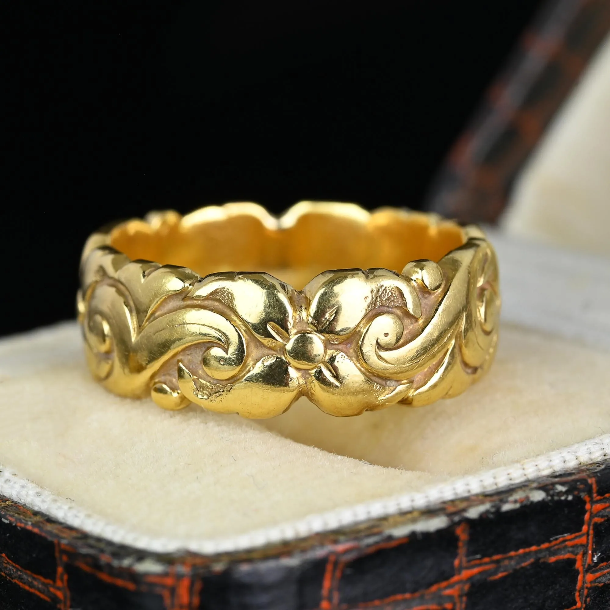 Antique 18K Gold Floral Carved Wide Wedding Ring Band