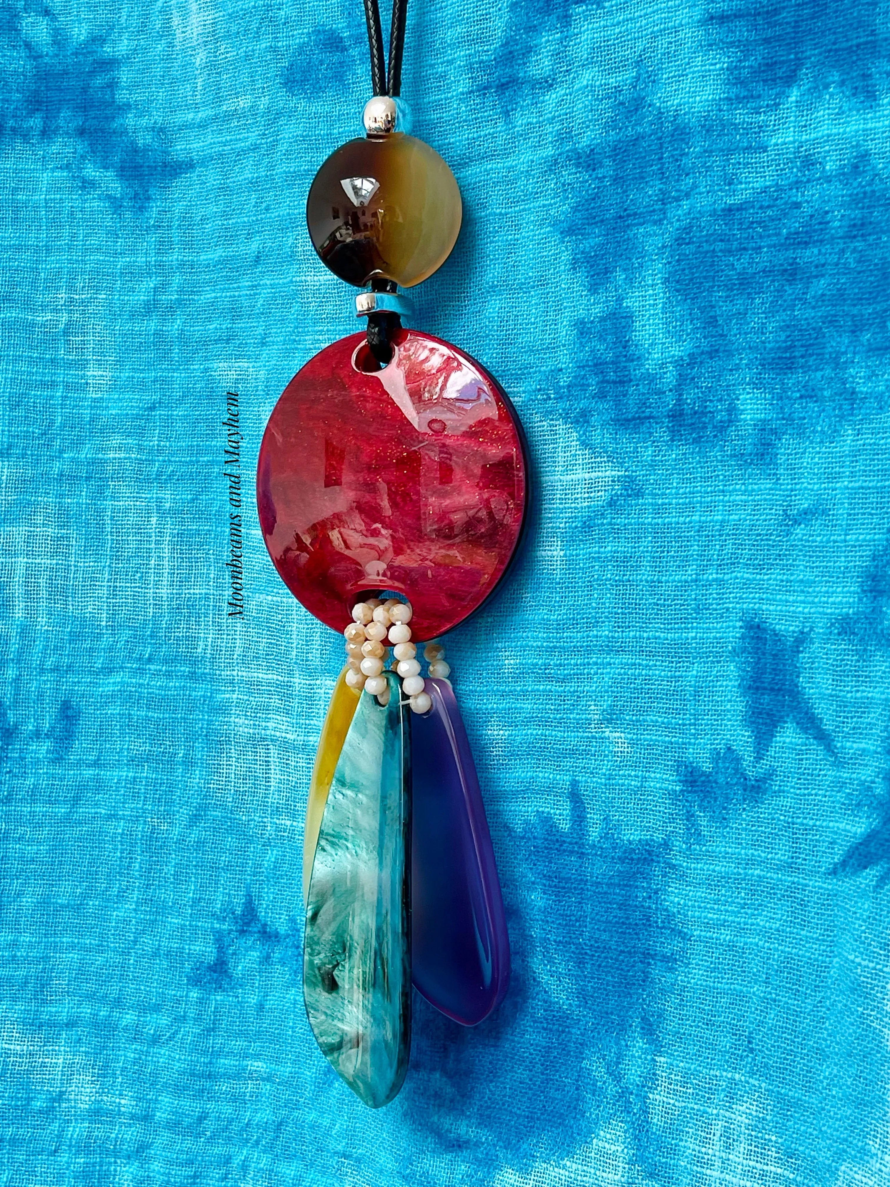 BEAUTIFULLY BOLD ACRYLIC COLOUR POP NECKLACE