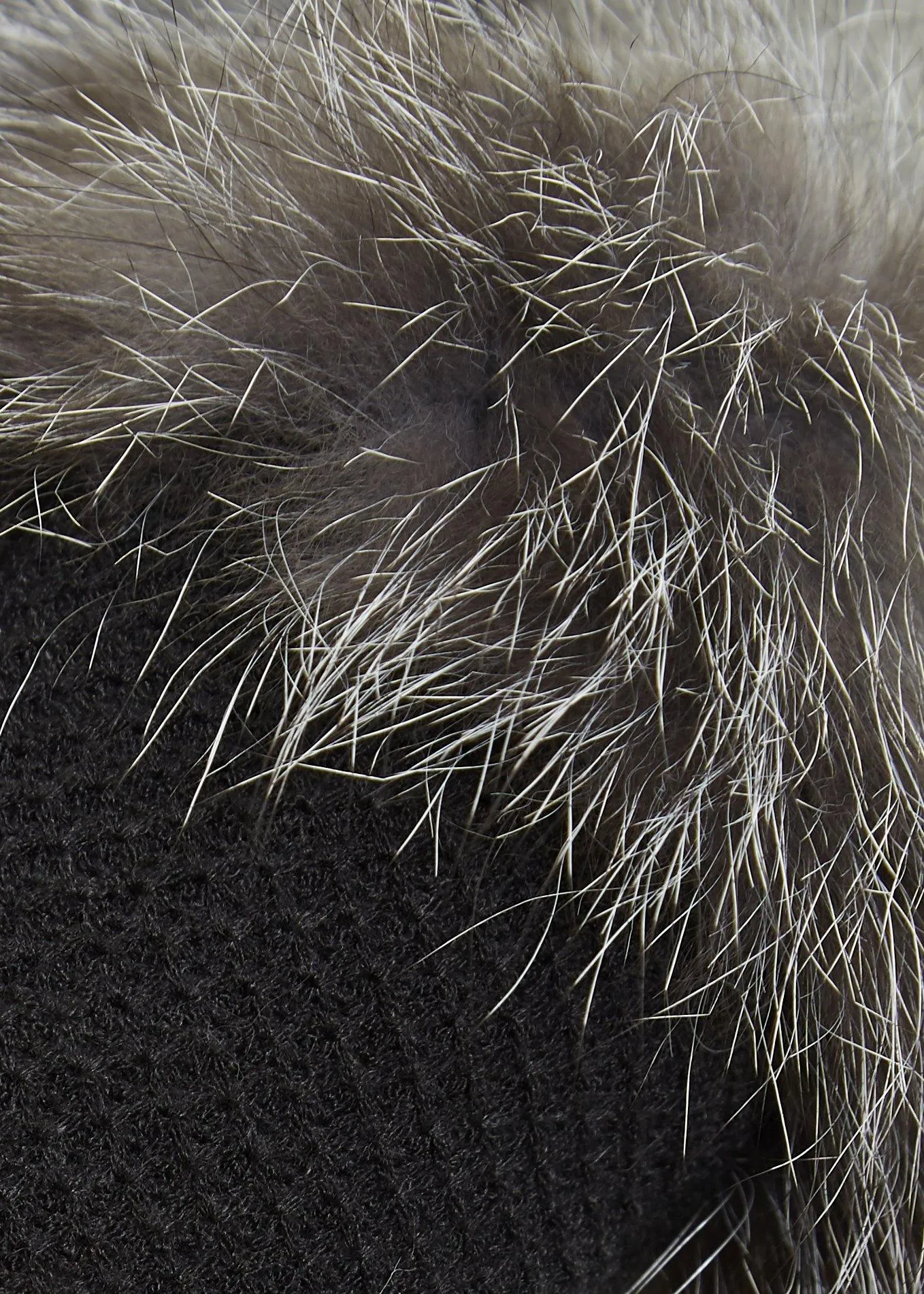 Black Stitching Detailed Gloves With Silver Fox Trim