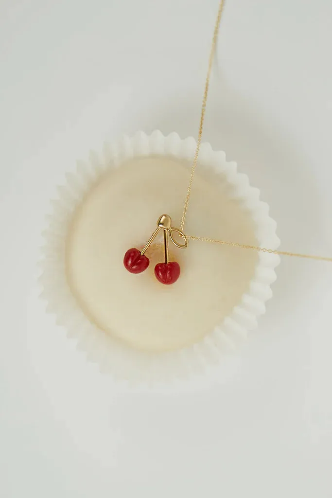 Cereza Necklace in Yellow Gold with Red Coral