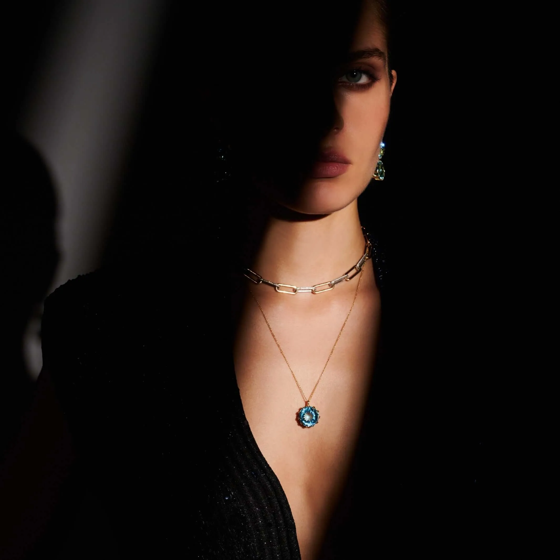 Crown Pendant Blue Topaz