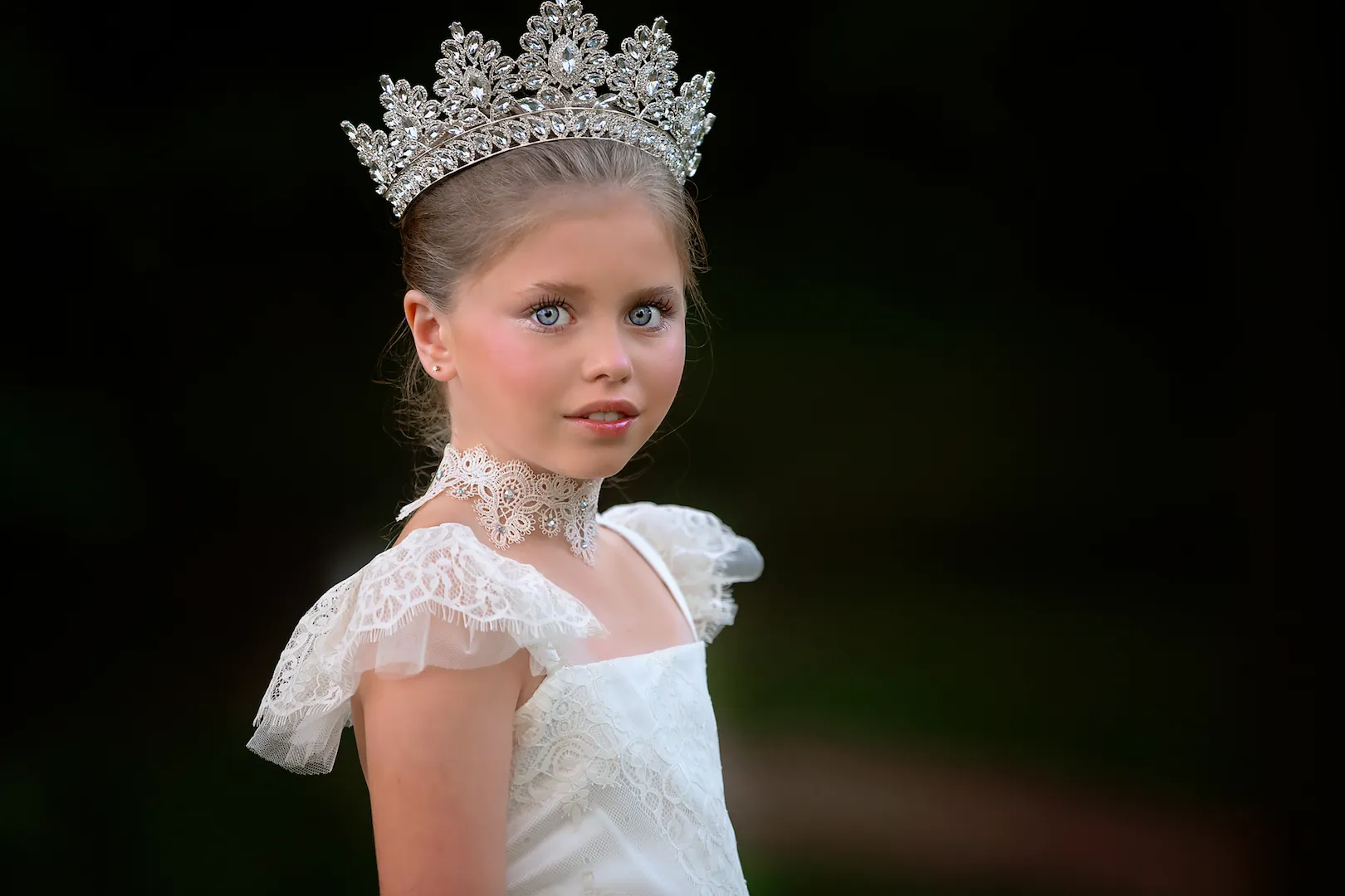 Dignified Exquisite Coronation Diadem