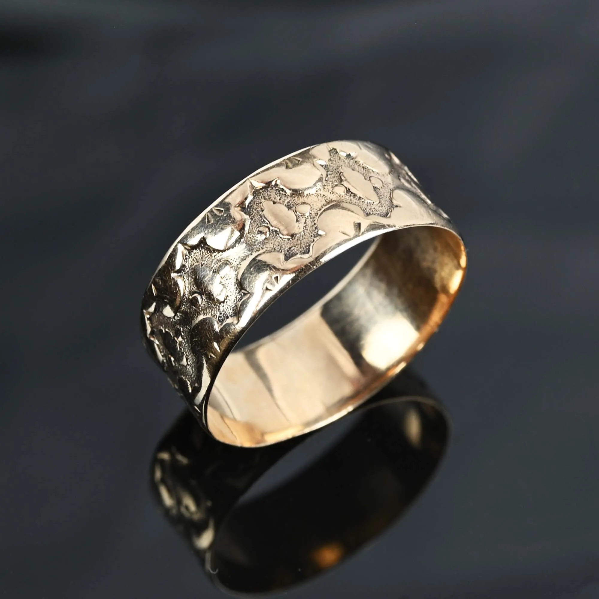 Edwardian Wide Gold Oak Leaf Band Ring