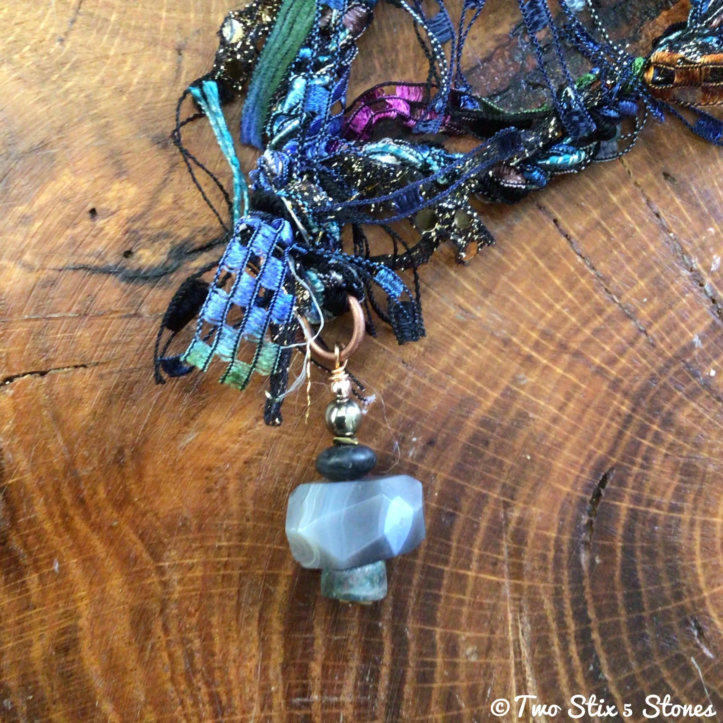 Fiber Stone Necklace