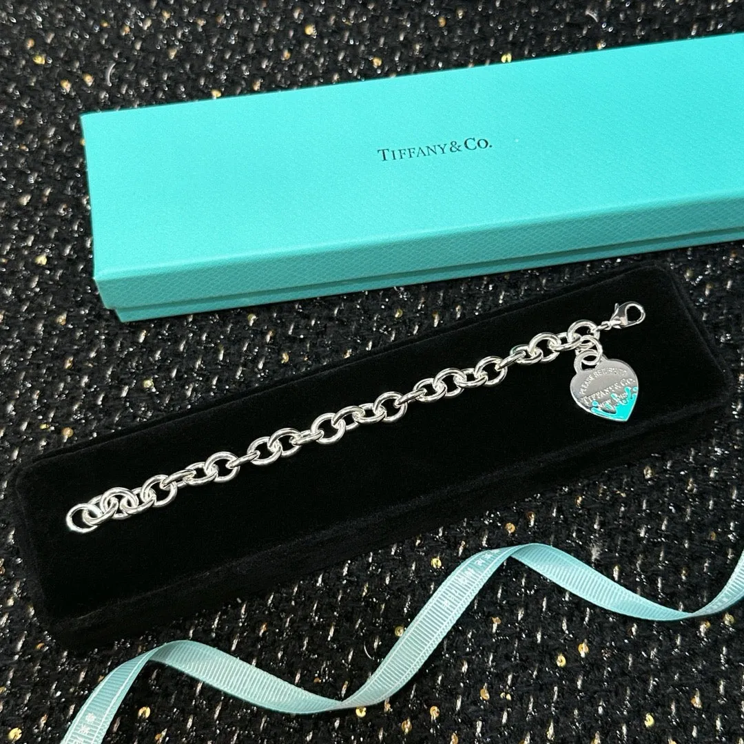 JW822 T Heart Bracelet