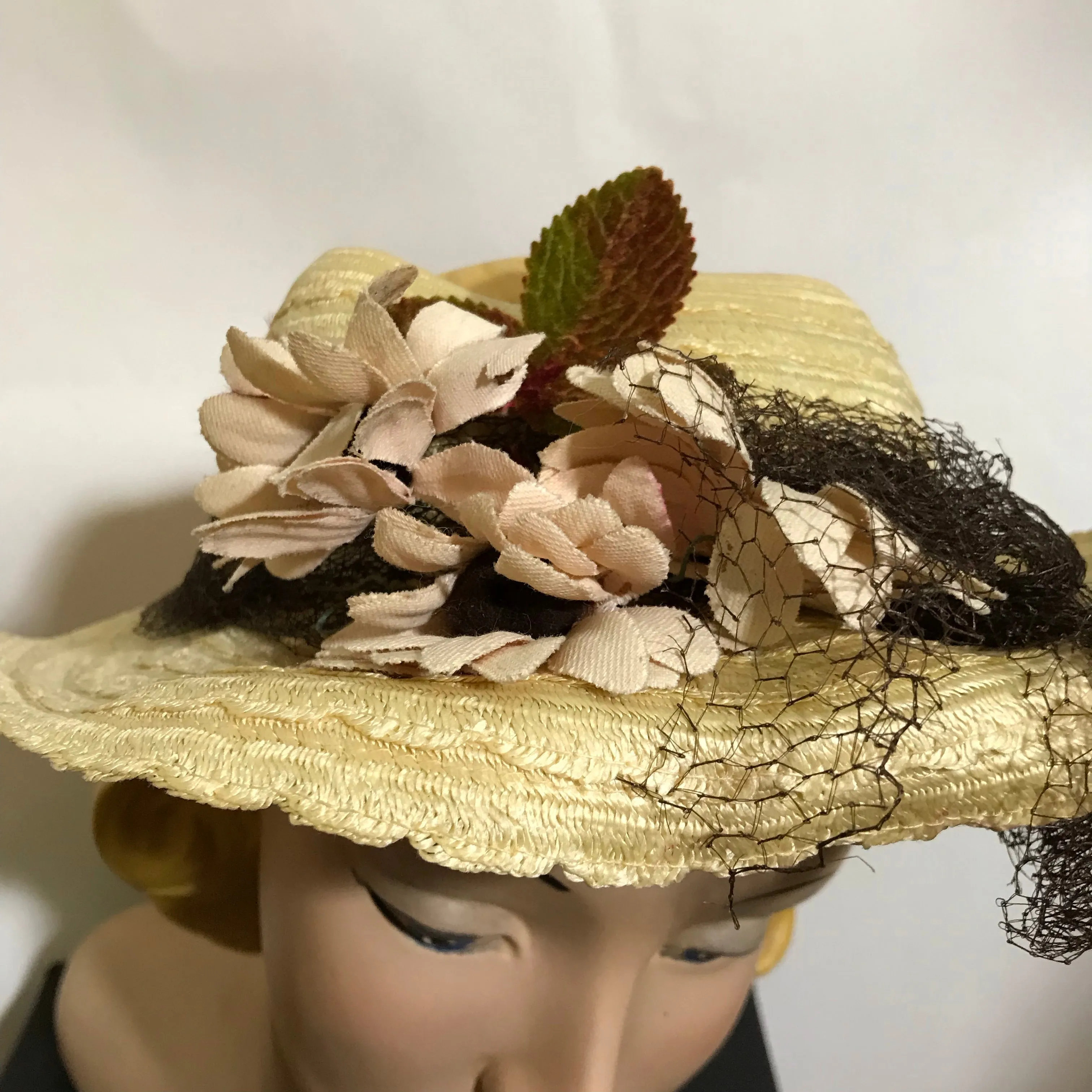 Natural Sisal Open Crown Hat with Flowers circa 1940s