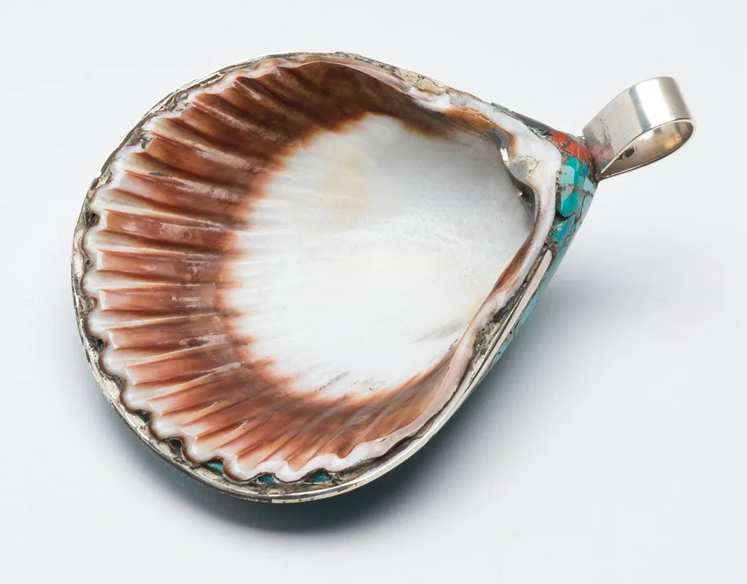 Noble Mosaic Shell Pendant