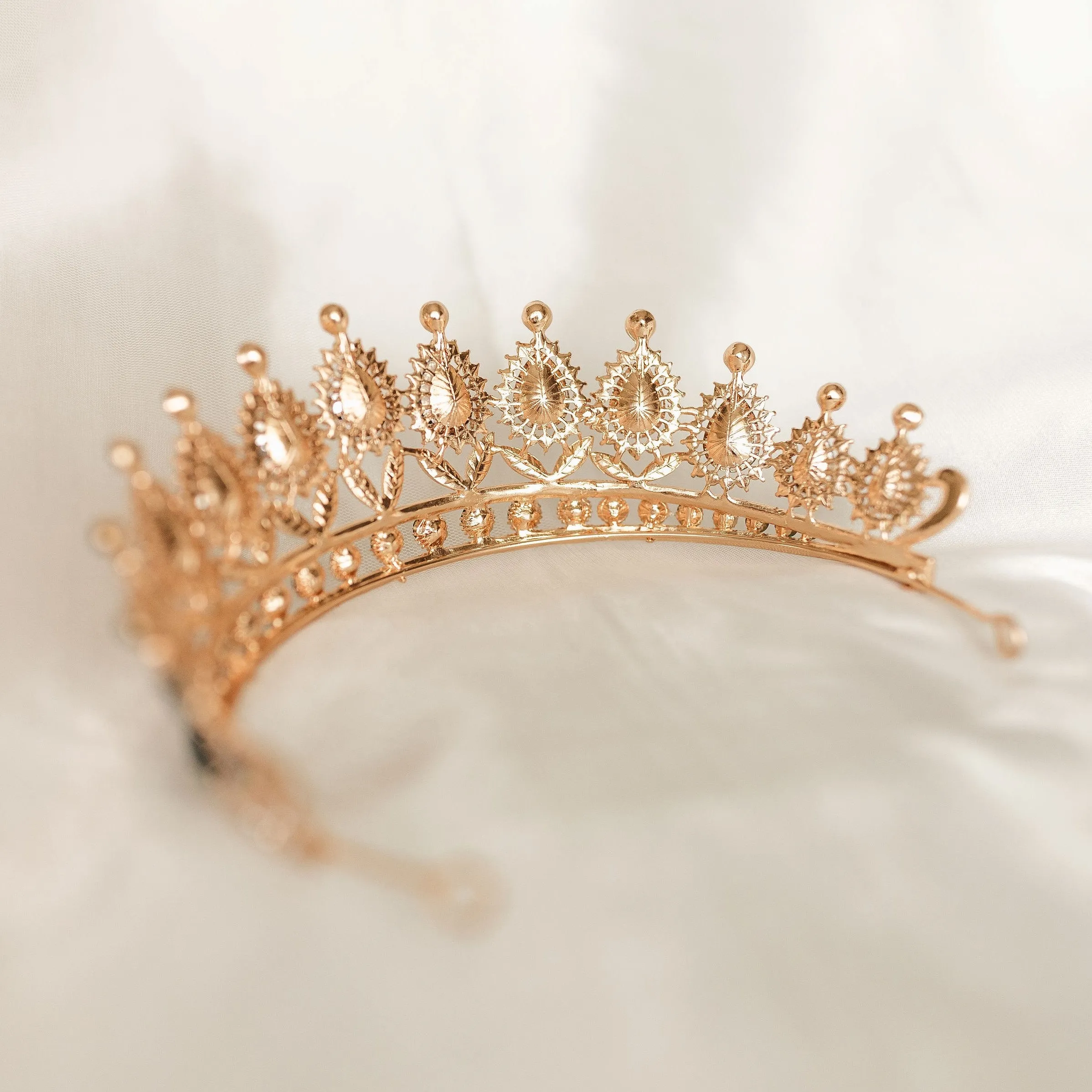 Saya's Tiara in Aquamarine Blue