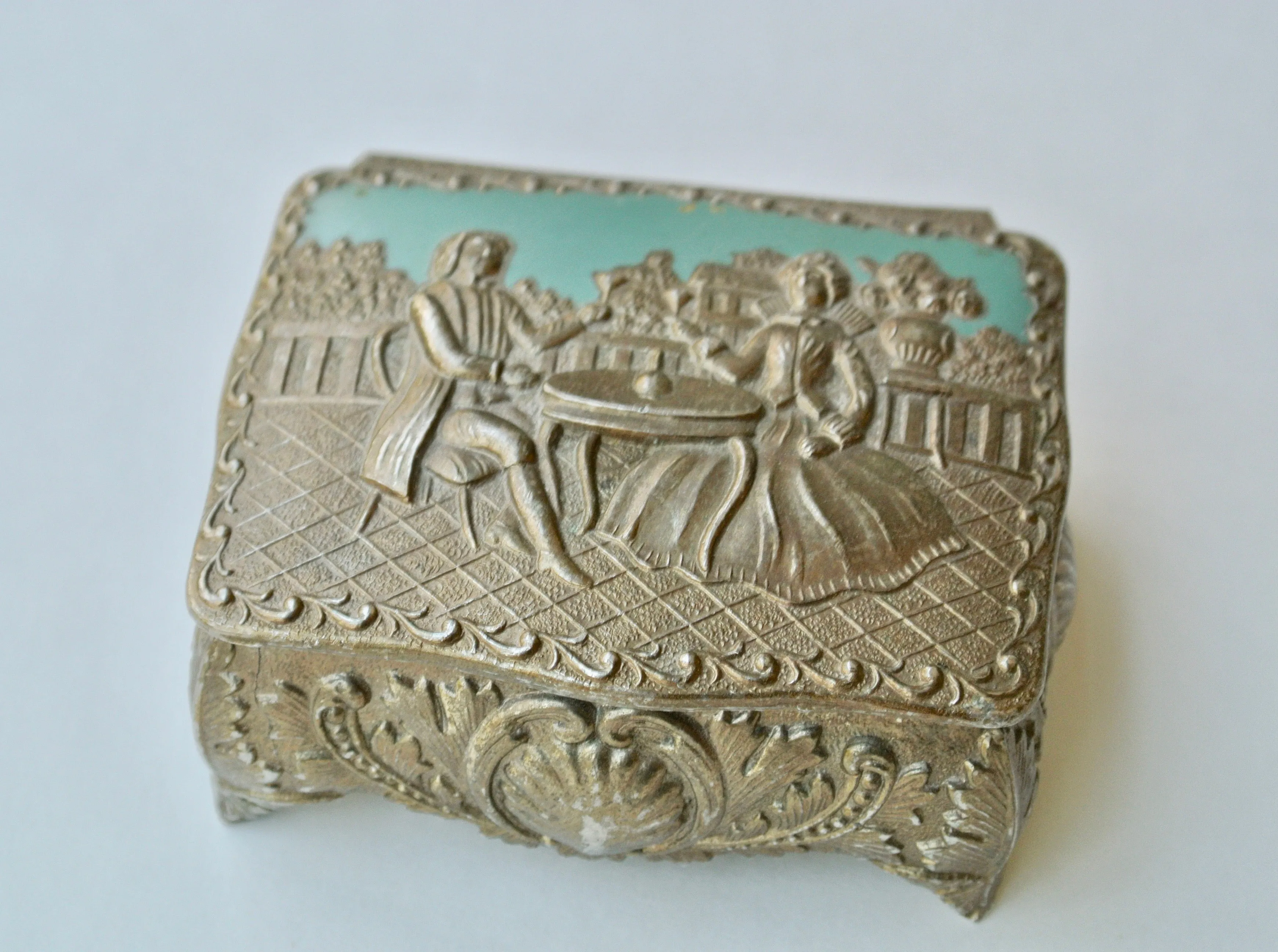 The Bridgerton Ring Box (small)