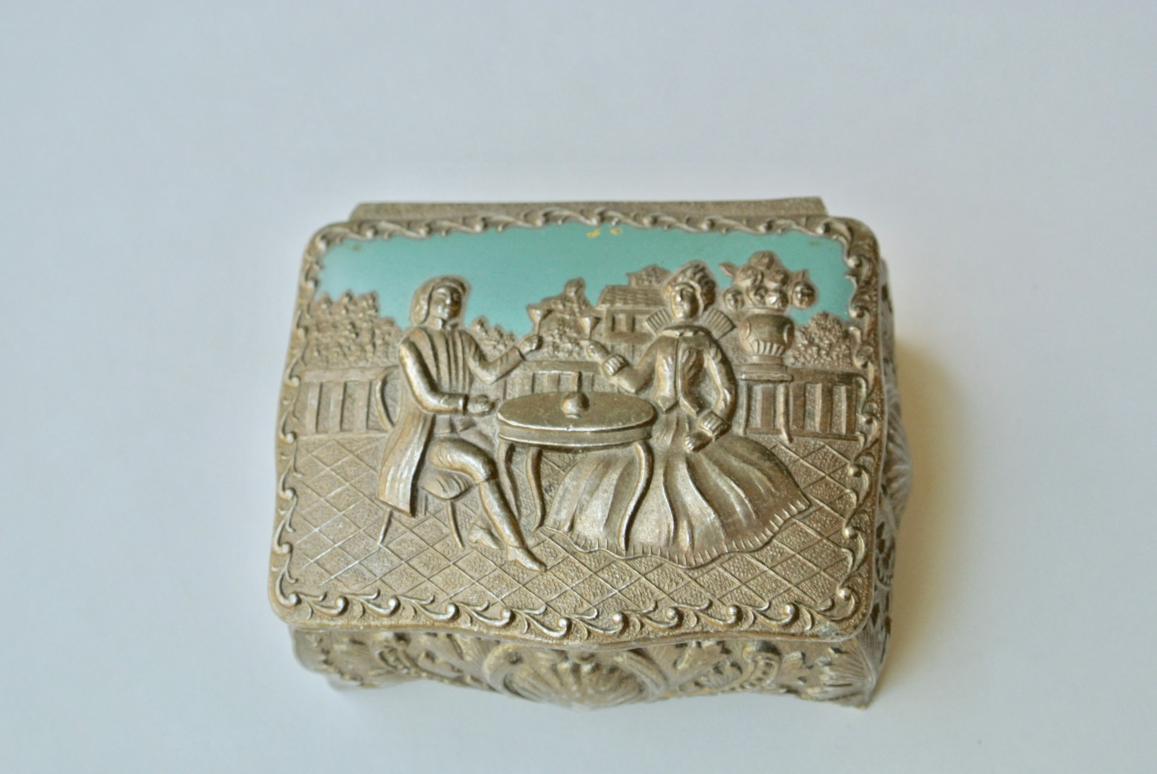 The Bridgerton Ring Box (small)