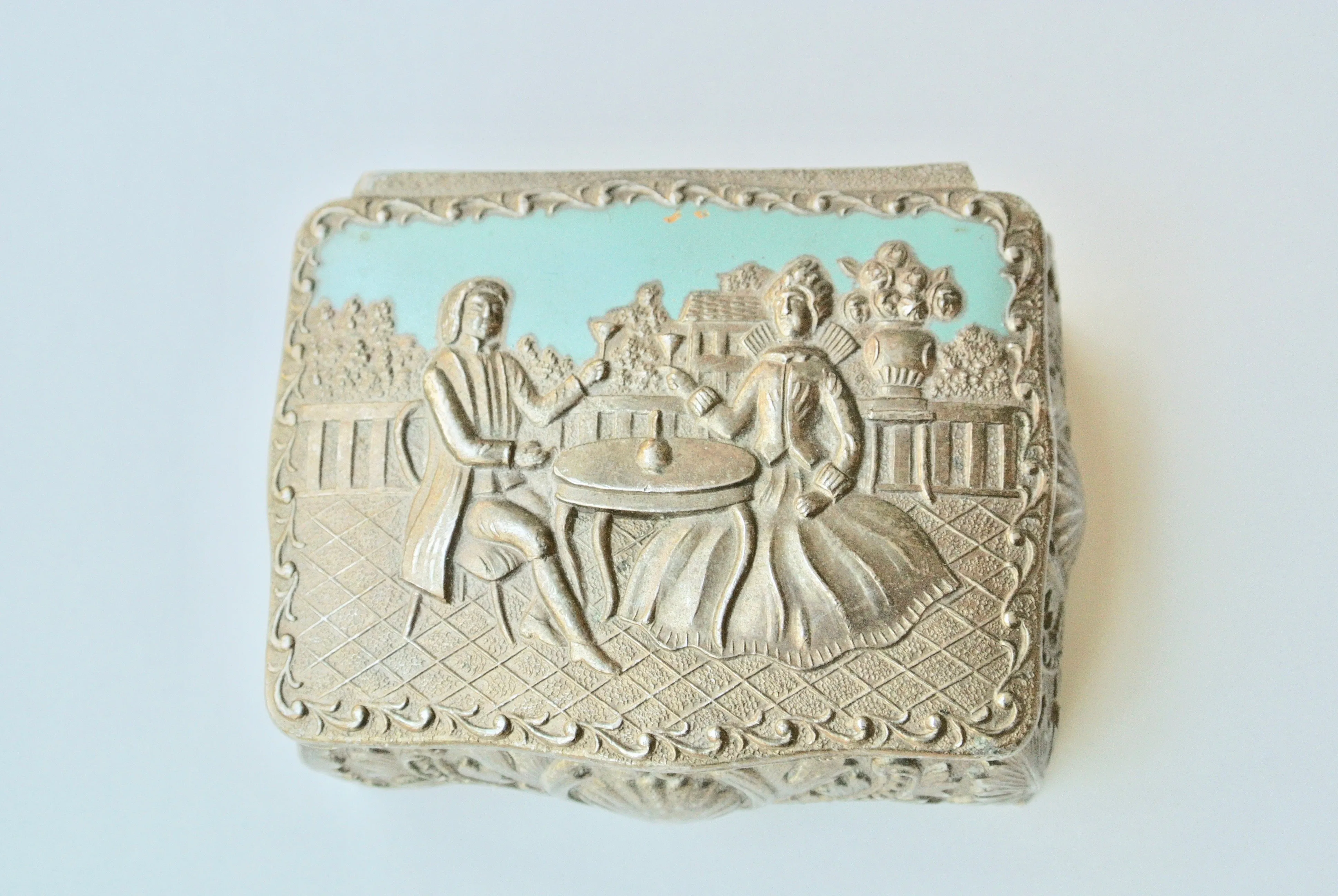 The Bridgerton Ring Box (small)