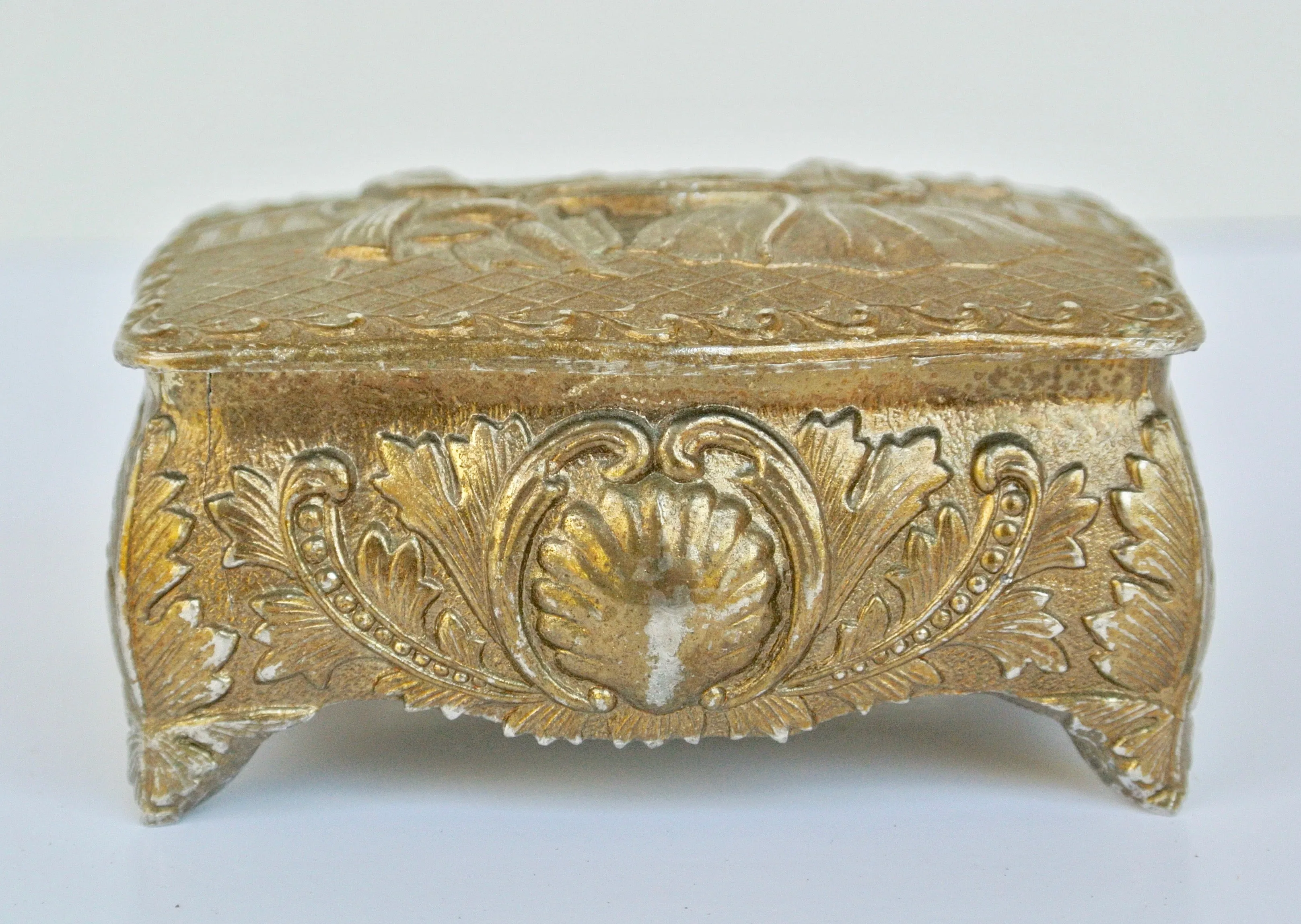 The Bridgerton Ring Box (small)